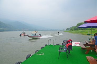 water skier